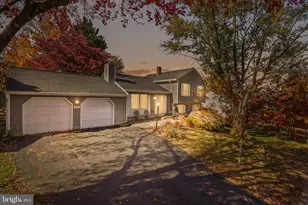 207 N Laura Anne Dr, Sterling, VA 20164 - Photo 1