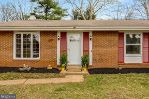 104 W Amhurst Pl, Sterling, VA 20164 - Photo 1