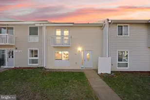 191 N Cottage Rd, Sterling, VA 20164 - Photo 1