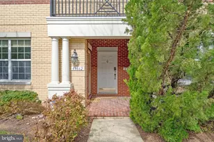 43662 McDowell Sq, Leesburg, VA 20176 - Photo 1