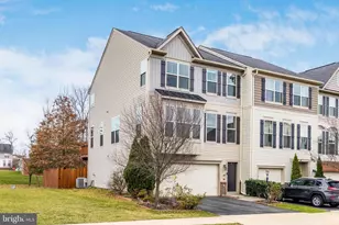 42639 Chisholm Dr, Broadlands, VA 20148 - Photo 1