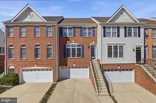 25828 Kirkwood Square, Chantilly, VA 20152 - Photo 1