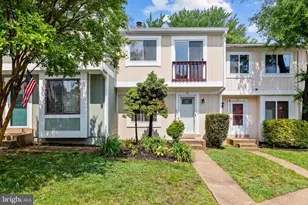 40 Sugarland Square Ct, Sterling, VA 20164 - Photo 1
