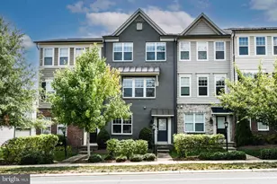 44025 Eastgate View Drive, Chantilly, VA 20152 - Photo 1