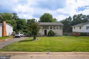713 W Holly Ave, Sterling, VA 20164 - Photo 1