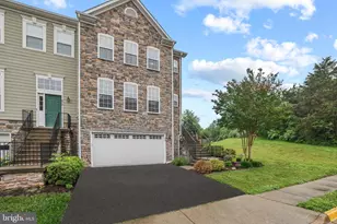 874 Stonefield Square NE, Leesburg, VA 20176 - Photo 1