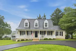 510 W L St, Purcellville, VA 20132 - Photo 1