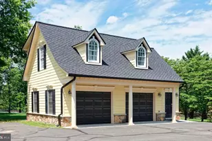 20084 Woodtrail Rd, Round Hill, VA 20141 - Photo 1