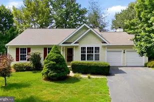 17224 Rosecliff Ct, Round Hill, VA 20141 - Photo 1