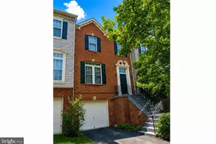 43061 Golf View Dr, Chantilly, VA 20152 - Photo 1