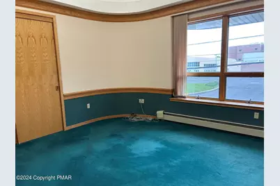  320 N Courtland Street, East Stroudsburg, PA 18301 - Photo 9