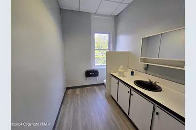  110 Pennsylvania Ave, Unit 201, Bangor, PA 18013 - Photo 3