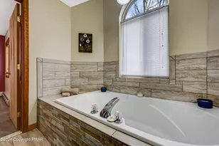 275 Tanglewood Dr, Pocono Pines, PA 18350 - Photo 49