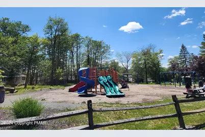  488 Country Place Drive, Tobyhanna, PA 18466 - Photo 33