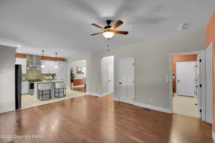 210 Canterbury Cir, Blakeslee, PA 18610 - Photo 15