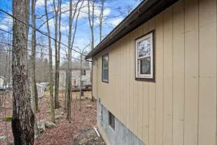 8062 Red Squirrel Dr, Tobyhanna, PA 18466 - Photo 15