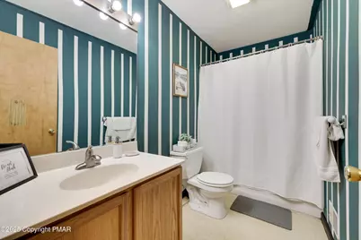  138 Kensington Drive, Bushkill, PA 18324 - Photo 19
