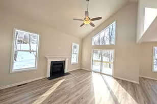 203 Lincoln Ln, East Stroudsburg, PA 18301 - Photo 3