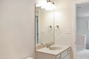 203 Lincoln Ln, East Stroudsburg, PA 18301 - Photo 17