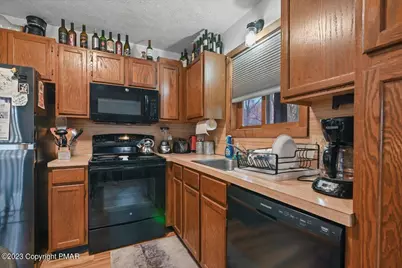  250 Brentwood Drive, Bushkill, PA 18324 - Photo 9