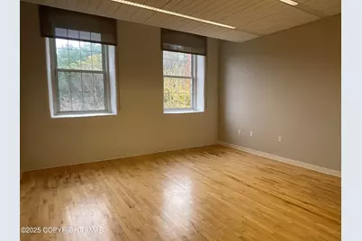  8 Silk Mill Drive, Hawley, PA 18428 - Photo 3