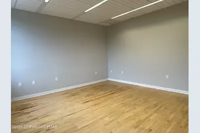  8 Silk Mill Drive, Hawley, PA 18428 - Photo 5