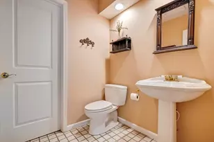 6102 Lakeview Dr, Pocono Pines, PA 18350 - Photo 57