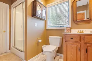 6102 Lakeview Dr, Pocono Pines, PA 18350 - Photo 35