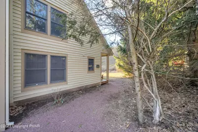  411 Hickory Drive, Tannersville, PA 18372 - Photo 5