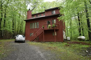 158 Saunders Dr, Bushkill, PA 18324 - Photo 1
