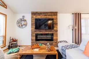 251 Dorchester Dr, Bushkill, PA 18324 - Photo 5