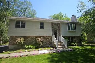 3124 Fern Rd, Pocono Summit, PA 18346 - Photo 1