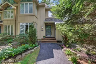 513 Rondaxe Ln, Long Pond, PA 18334 - Photo 5