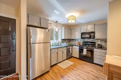  171 Upper Village Way, Tannersville, PA 18372 - Photo 3