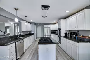 343 High Country Dr, Blakeslee, PA 18610 - Photo 9