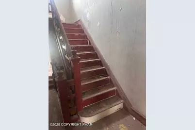  622 Mahantongo St, Street, Pottsville, PA 17901 - Photo 5