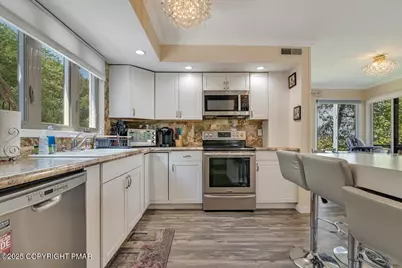  268 Big Pocono, Tannersville, PA 18372 - Photo 9