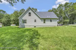 207 Game Ln, Blakeslee, PA 18610 - Photo 3