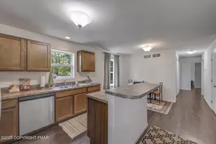 207 Game Ln, Blakeslee, PA 18610 - Photo 9