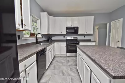  387 Shawnee Valley Drive, East Stroudsburg, PA 18302 - Photo 17