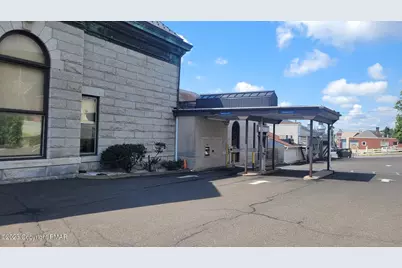  1 N Robinson Avenue, Pen Argyl, PA 18072 - Photo 11