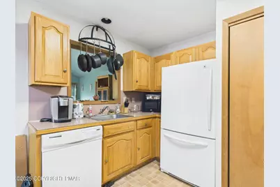  206 Little Pond Circle, Pocono Pines, PA 18350 - Photo 17