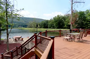 336 W Lake Valley Dr, Hazleton, PA 18202 - Photo 9