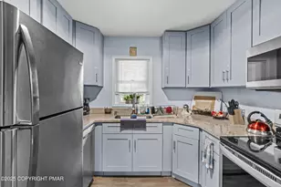 230 Greenbriar Cir, Tobyhanna, PA 18466 - Photo 11