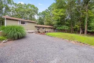 349 Carnation Rd, East Stroudsburg, PA 18302 - Photo 5