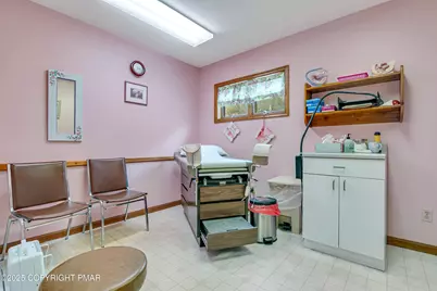  371 E Brown Street, East Stroudsburg, PA 18301 - Photo 17