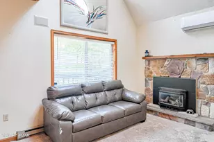 255 Mountain View Dr, Pocono Lake, PA 18347 - Photo 21