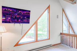 255 Mountain View Dr, Pocono Lake, PA 18347 - Photo 13