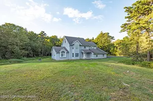 2102 Estates Dr, Blakeslee, PA 18610 - Photo 5