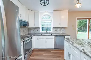 2102 Estates Dr, Blakeslee, PA 18610 - Photo 7